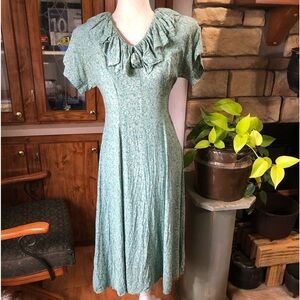 VINTAGE E.D. MICHAELS PETITES NO SIZE BUT MEASUREMENTS WILL BE IN DESCRIPTION